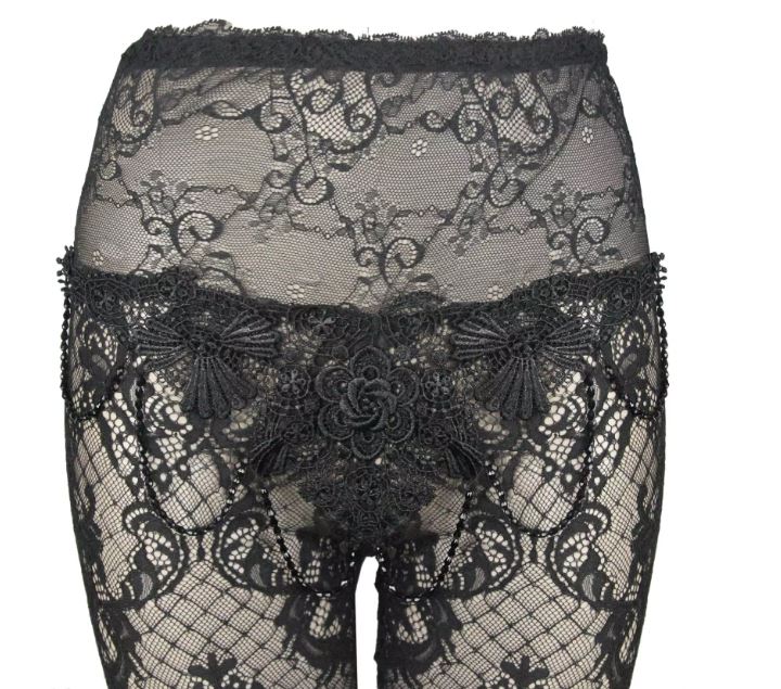 Gothic Flaire Hose aus Spitzenstoff mit schwarzer Perlenkette von Devil Fashion